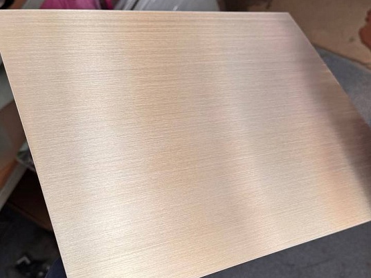 Табличка из латуни с лаковым покрытием